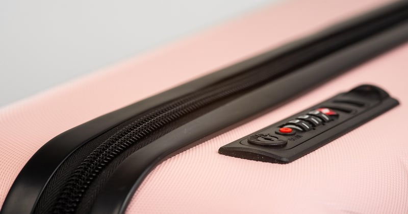 Valise rose : le choix tendance qui booste votre style