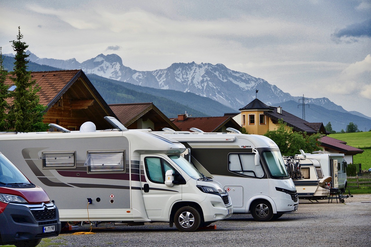 découvrez l'univers du van aménagé avec notre guide complet sur les campervans. profitez de la liberté de voyager à votre rythme, explorez les destinations hors des sentiers battus et vivez des aventures inoubliables en toute sérénité.