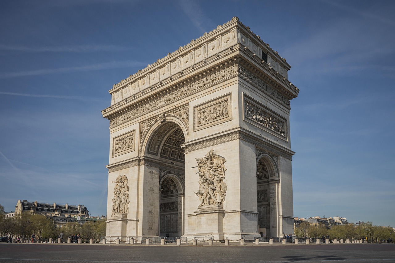 découvrez l'expérience unique d'un city break : une escapade citadine qui combine exploration, culture et détente. partez à la découverte de nouvelles villes, savourez des cuisines variées et profitez de l'effervescence urbaine le temps d'un week-end inoubliable.