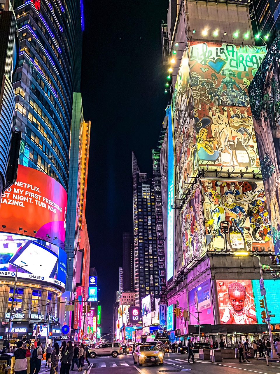 découvrez new york, la ville qui ne dort jamais. explorez ses emblématiques gratte-ciels, ses musées de renommée mondiale, et vivez l'effervescence de times square. que ce soit un voyage culturel, culinaire ou d'aventure, new york vous promet des souvenirs inoubliables.