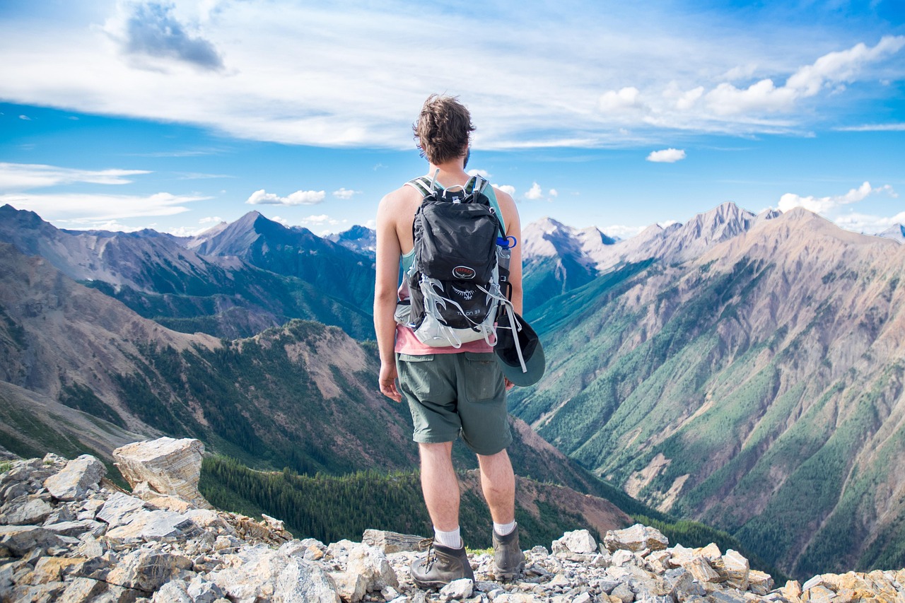 découvrez une sélection de randonnées idéales pour débutants, parfaites pour explorer la nature, profiter de superbes paysages et vivre vos premières aventures en toute sécurité.