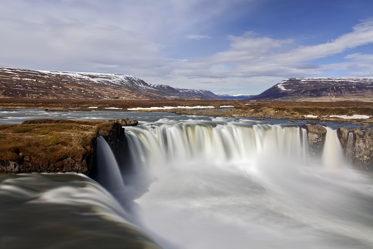 découvrez les meilleures expériences à vivre en islande : paysages grandioses, geysers, aurores boréales et aventures inoubliables. préparez votre voyage unique au cœur de l'islande !